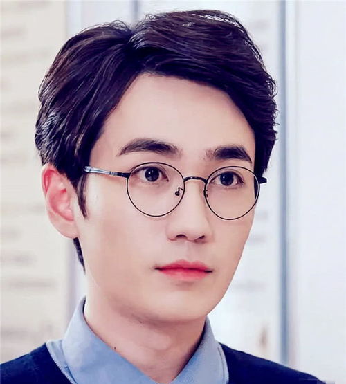 戴眼鏡最帥氣的五位男星,朱一龍只能排第2,看到小白 神仙顏值